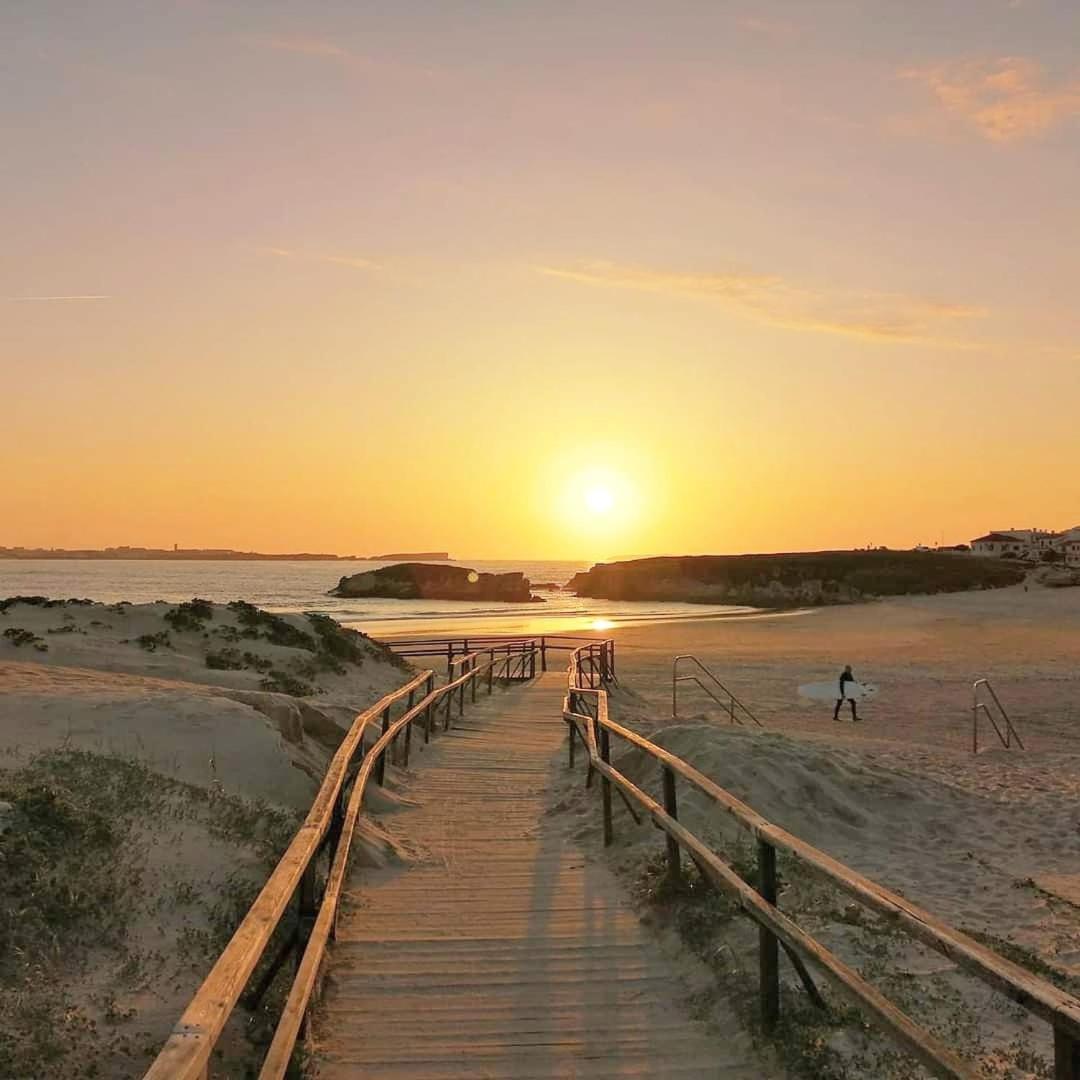 Tininha Da Ilha - Escape * Peniche